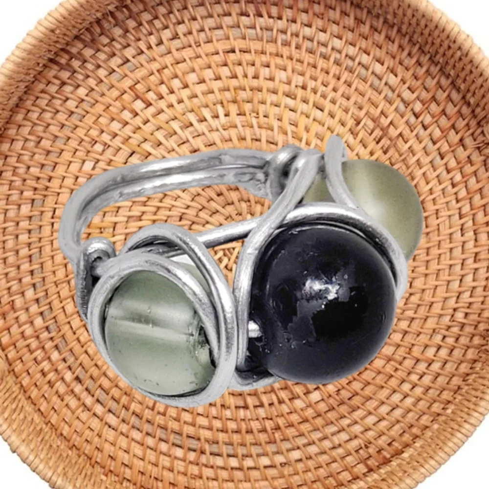 Black and Green Beads Hand Wired Ring - Picture 3 of 7